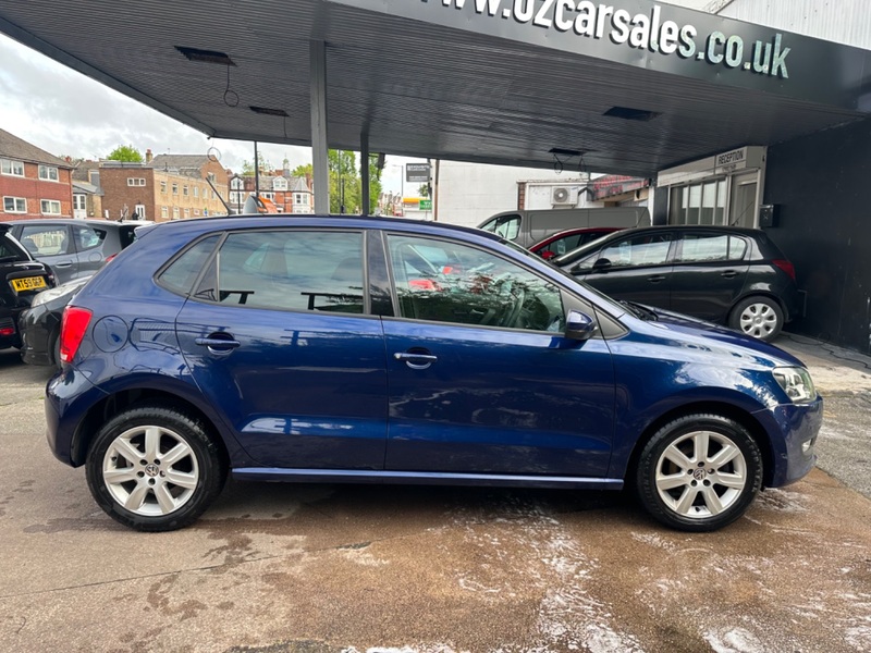 VOLKSWAGEN POLO