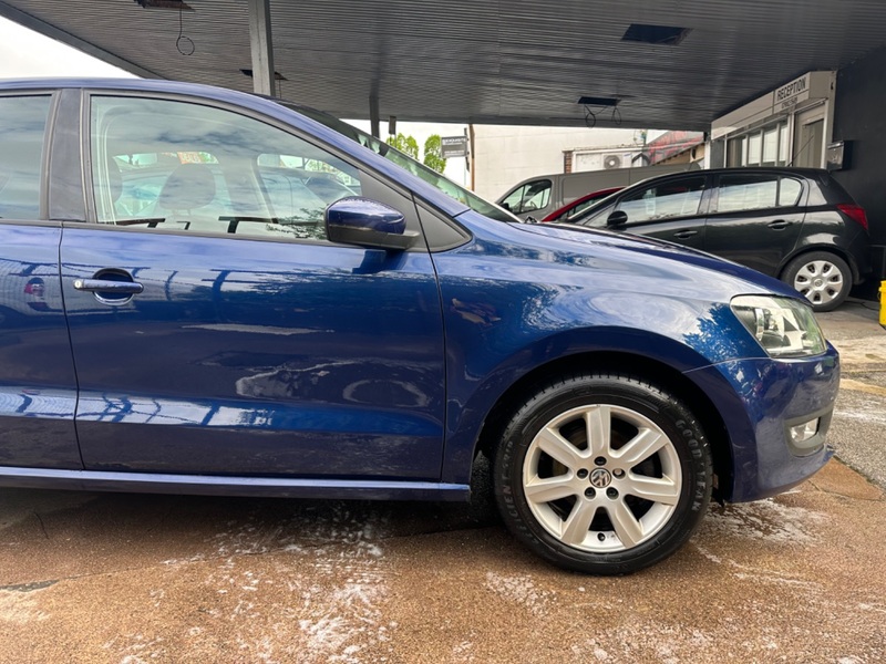 VOLKSWAGEN POLO