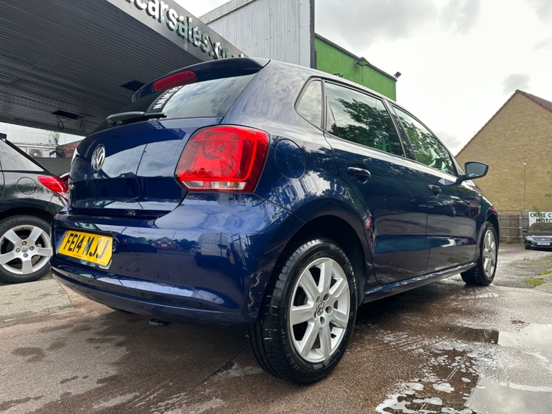 VOLKSWAGEN POLO