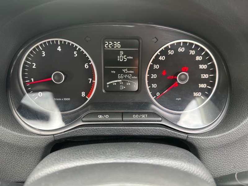 VOLKSWAGEN POLO