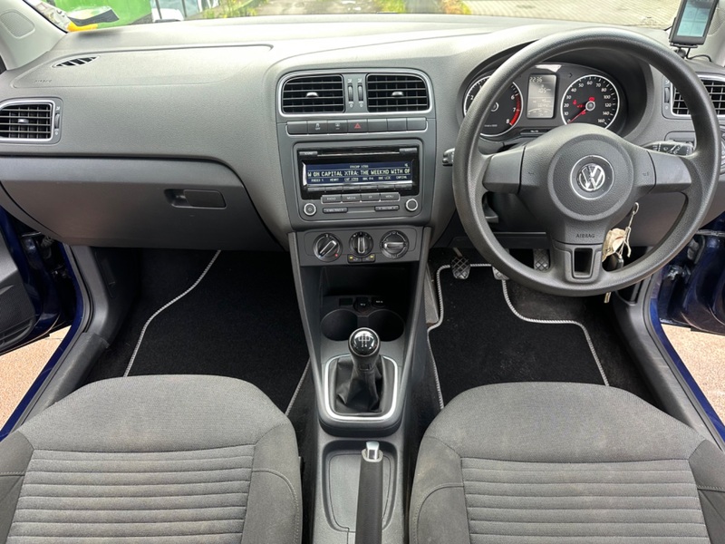 VOLKSWAGEN POLO