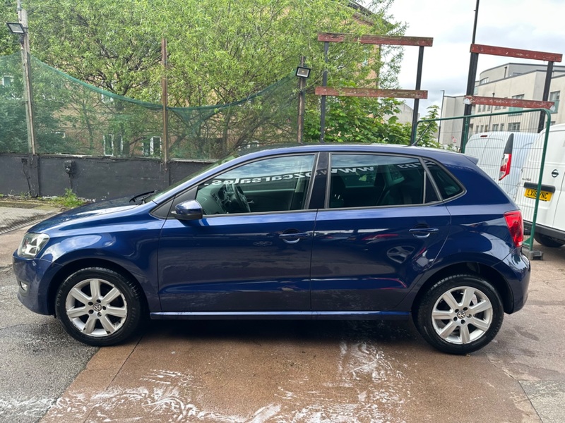 VOLKSWAGEN POLO