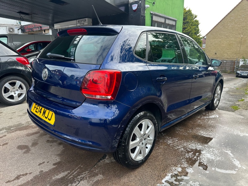 VOLKSWAGEN POLO