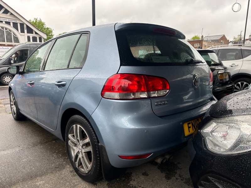 VOLKSWAGEN GOLF