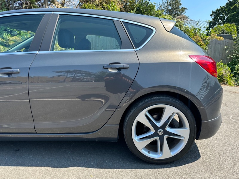 VAUXHALL ASTRA