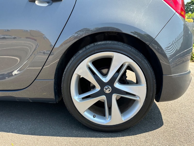 VAUXHALL ASTRA