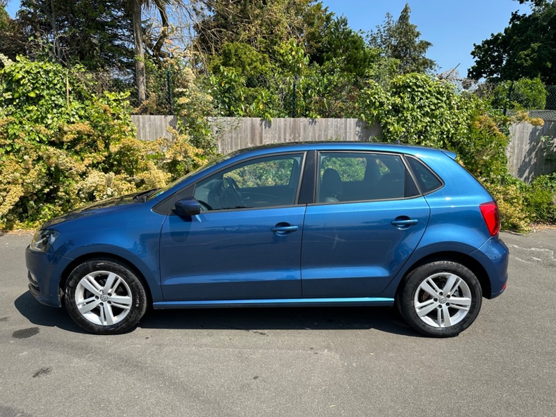VOLKSWAGEN POLO