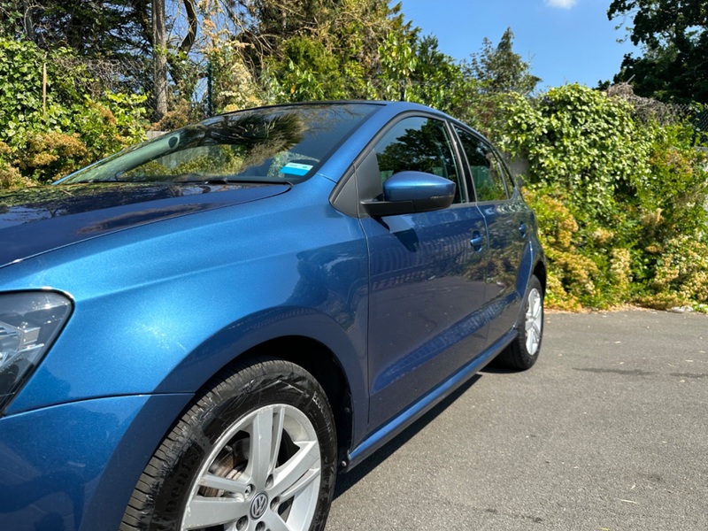 VOLKSWAGEN POLO