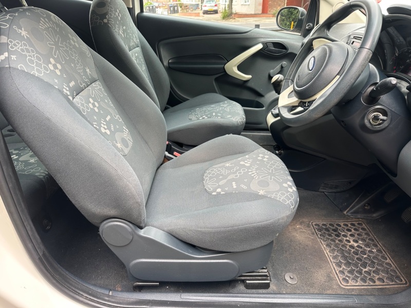 FORD KA