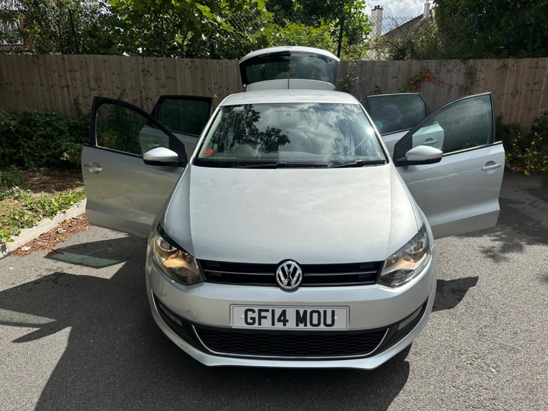 VOLKSWAGEN POLO