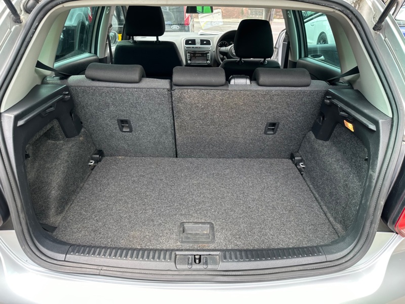 VOLKSWAGEN POLO