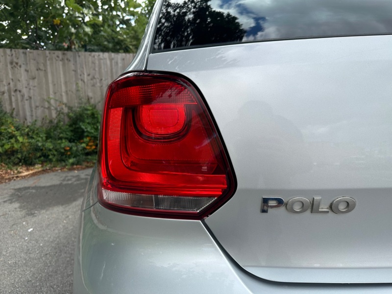 VOLKSWAGEN POLO
